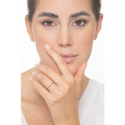 Anillo solitario en oro blanco de 18ct con diamante de 0,04 ct 