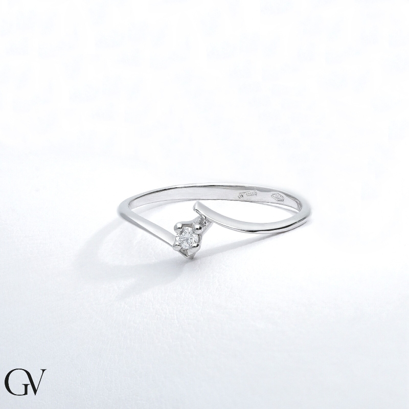 Anillo Solitaire en Oro Blanco 18k con Diamante 0.04 ct Anillo Solitaire en Oro Blanco 18k con Diamante 0.04 ct