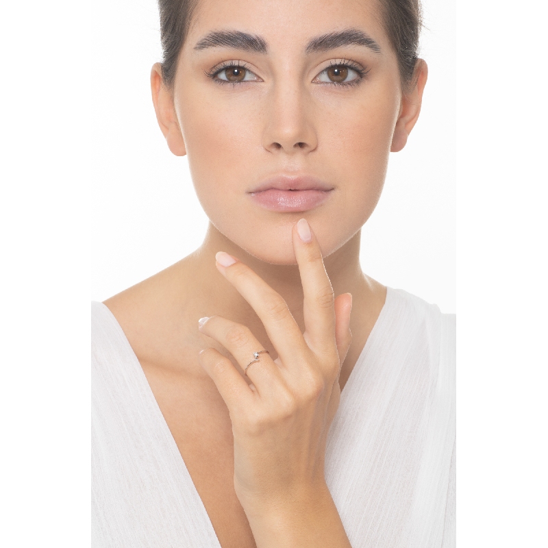 Anillo Solitaire en Oro Blanco 18k con Diamante 0.04 ct Anillo Solitaire en Oro Blanco 18k con Diamante 0.04 ct