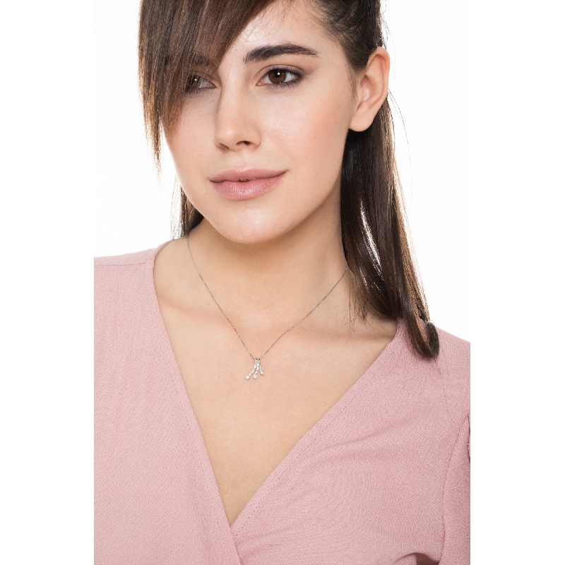 Collar Oro Blanco 18k con colgante Trilogy y brillantes