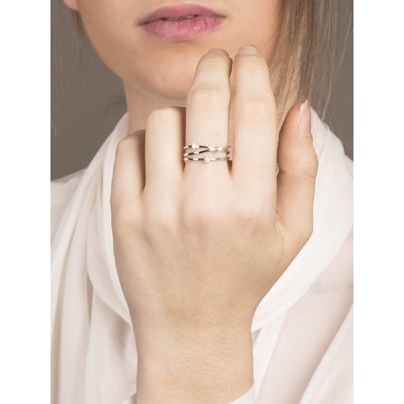 Anillo triple banda en oro blanco 18k con diamantes