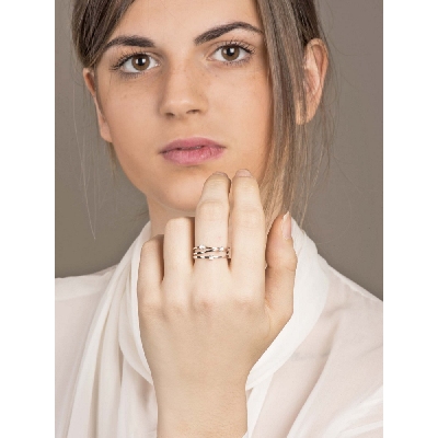 Anillo triple banda en oro blanco 18k con diamantes