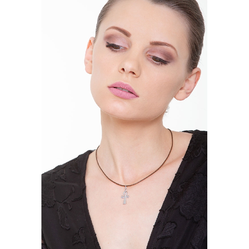 Colgante Cruz Hebrea en oro blanco de 18k Colgante Cruz Hebrea en oro blanco de 18k