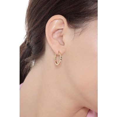 Aros con caña cuadrada en oro amarillo de 18k