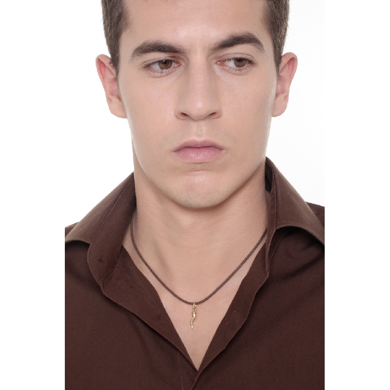 Colgante cuerno porta fortuna en oro amarillo 18K