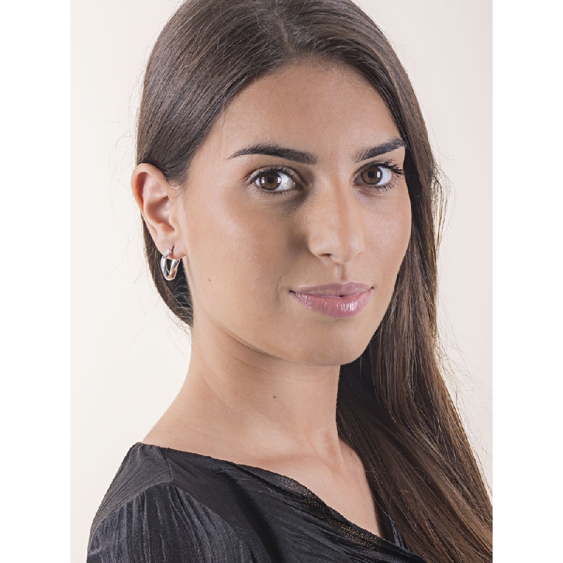 Pendientes ovalados en oro blanco de 18k