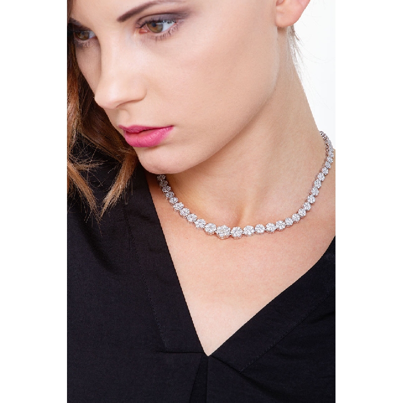 Collar ilusión escalonado en oro blanco 18 quilates con diamantes Collar ilusión escalonado en oro blanco 18 quilates con diamantes