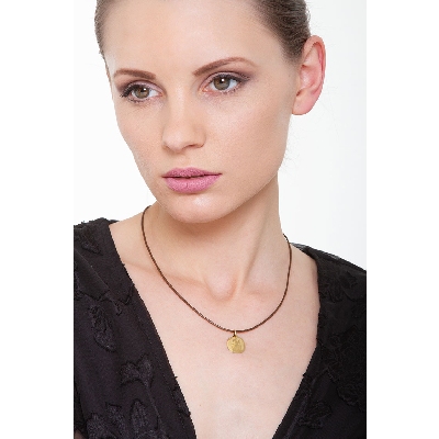 Medalla sagrada de angelito en oro amarillo 18k