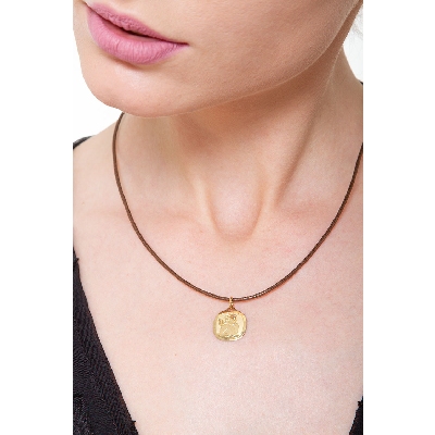 Medalla sagrada de angelito en oro amarillo 18k