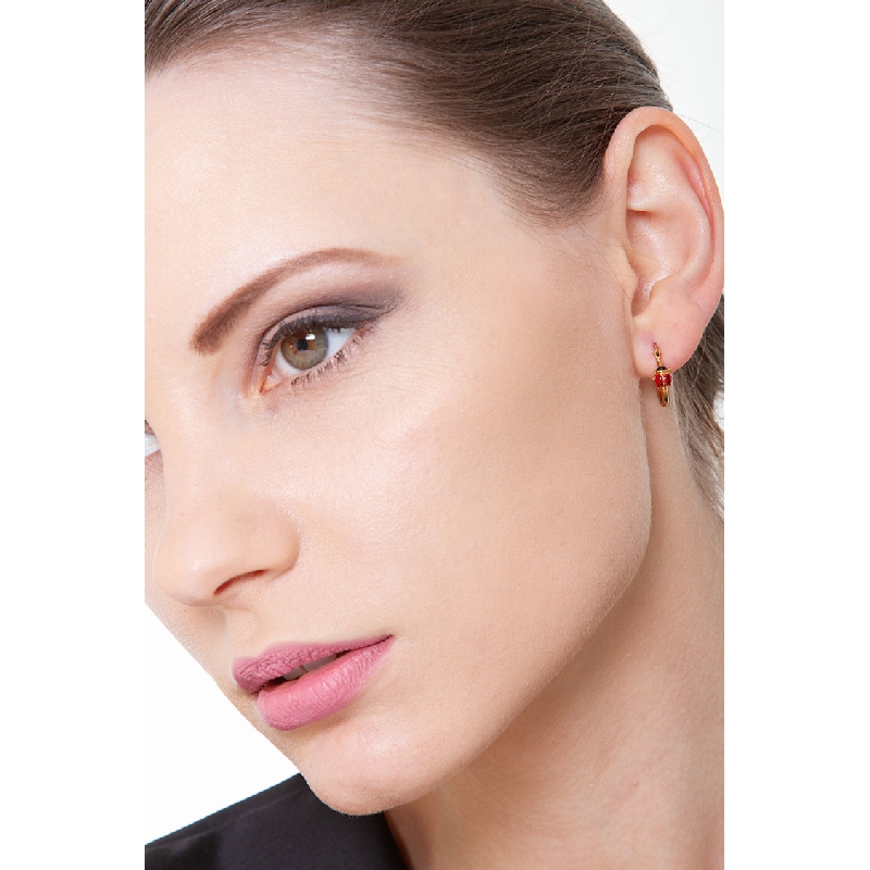 Pendientes de aro con una mariquita en oro amarillo 18k