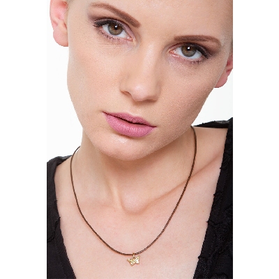 Colgante mariposa en oro amarillo 18k