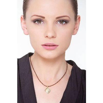 Medalla sagrada de bautizo en oro amarillo 18k