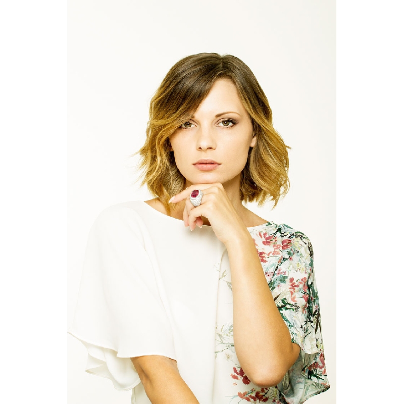 Anillo lujo oro blanco 18K rubí y diamantes Anillo lujo oro blanco 18K rubí y diamantes