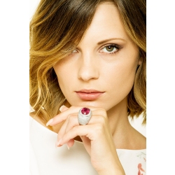 Anillo lujo oro blanco 18K rubí y diamantes 2