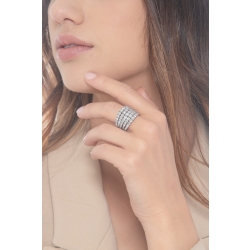 Anillo estilo tennis en oro blanco 18k con cinco filas de diamantes 2
