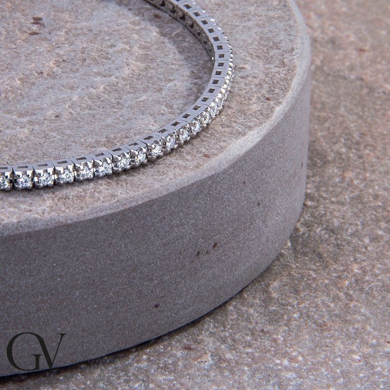 Pulsera tennis con diamantes en oro blanco 18 kilates  0,015 ct.