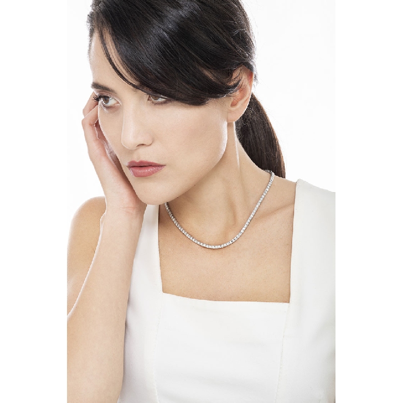 Collar gargantilla riviere de oro blanco 18 kilates con diamantes  Collar gargantilla riviere de oro blanco 18 kilates con diamantes