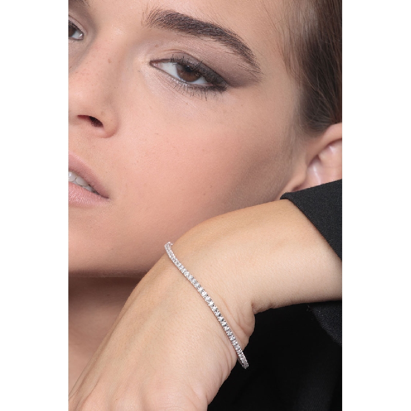 Pulsera tennis con diamantes en oro blanco 18 kilates  0,015 ct.