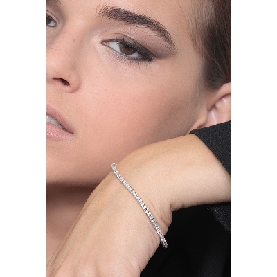 Pulsera tennis con diamantes en oro blanco 18 kilates  0,015 ct.