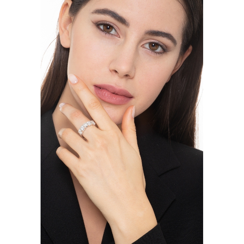 Anillo en oro blanco 18k con cinco diamantes 1.70 ct