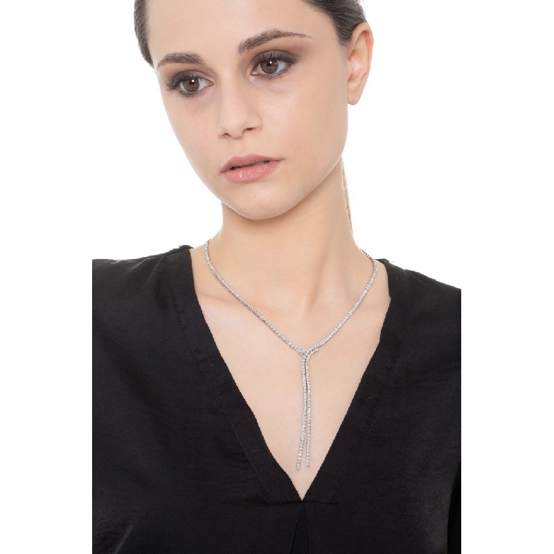 Collar de oro blanco de 18 kilates con cascada de diamantes Collar de oro blanco de 18 kilates con cascada de diamantes