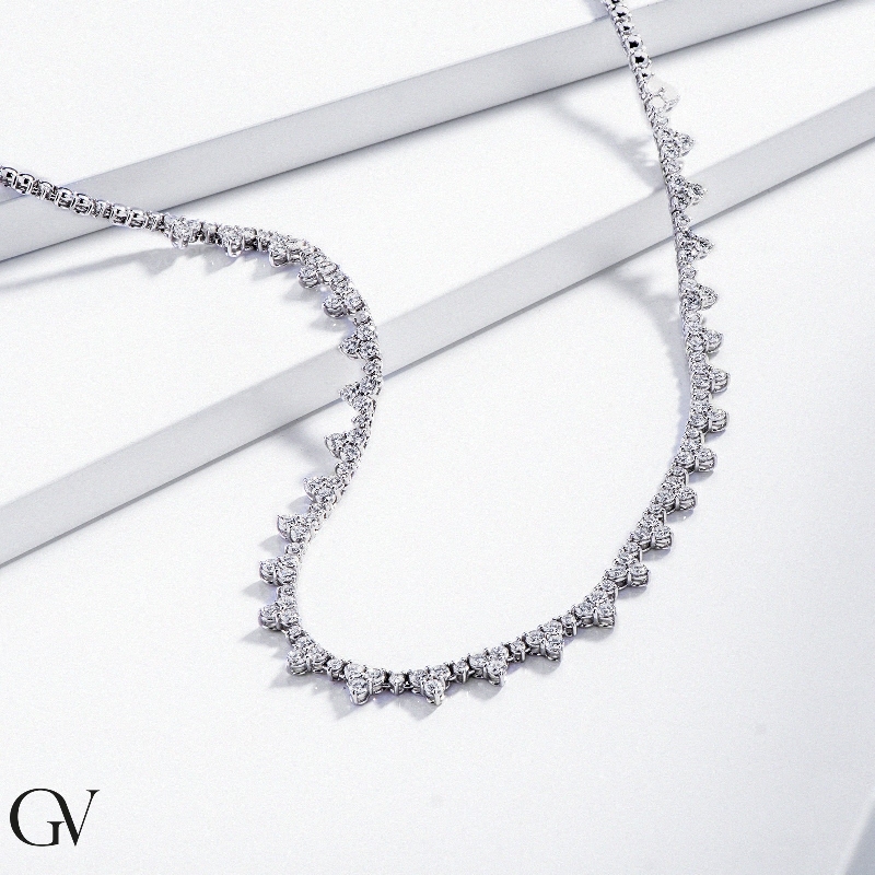 Collar tennis floral en oro blanco 18k con diamantes