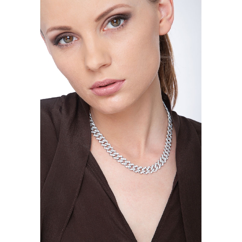 Cadena cubana en oro blanco de 18k engastada con diamantes Cadena cubana en oro blanco de 18k engastada con diamantes