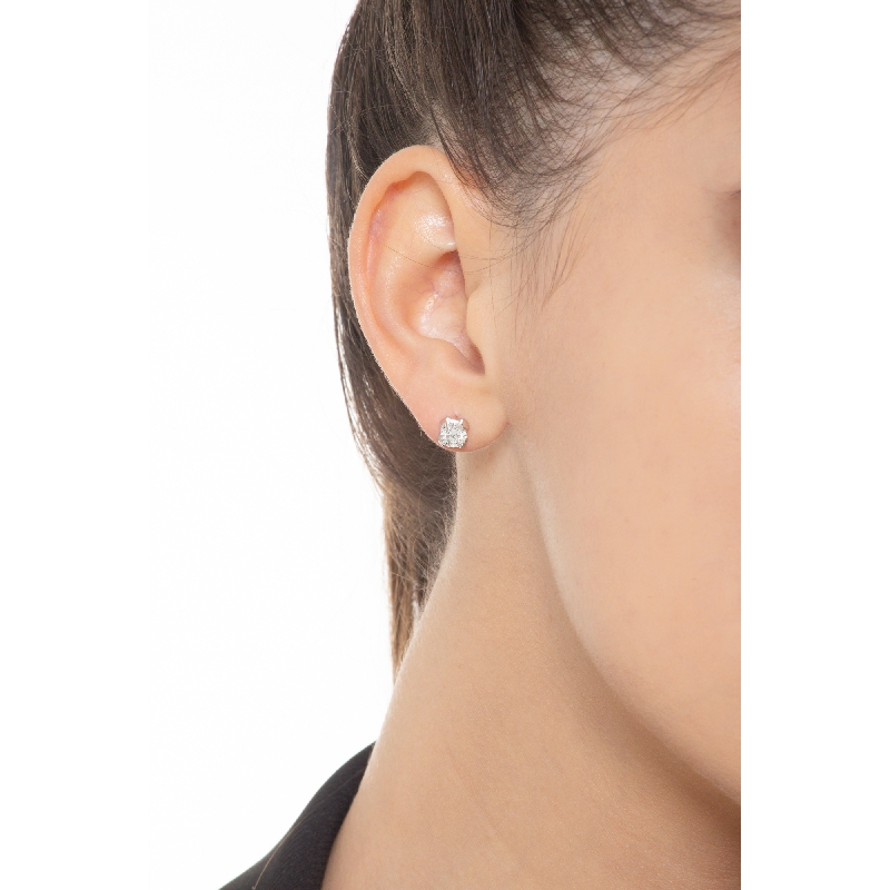 Pendientes solitarios en oro blanco de 18k con diamantes Pendientes solitarios en oro blanco de 18k con diamantes