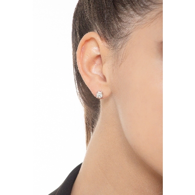Pendientes solitarios en oro blanco de 18k con diamantes