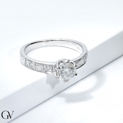 Anillo solitario en oro blanco de 18k diamante 1.00 ct