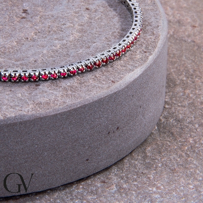 Pulsera Tennis en oro blanco de 18 quilates con rubíes de 0,01 ct