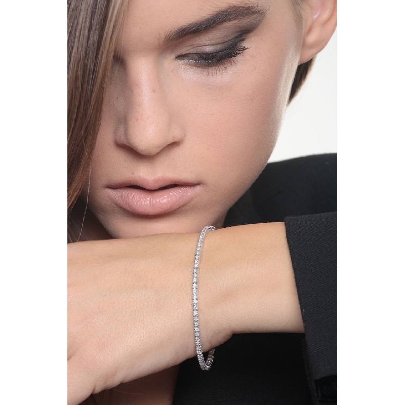 Pulsera riviere de diamantes en oro blanco 18 kilates 0,02 ct. Pulsera riviere de diamantes en oro blanco 18 kilates 0,02 ct.