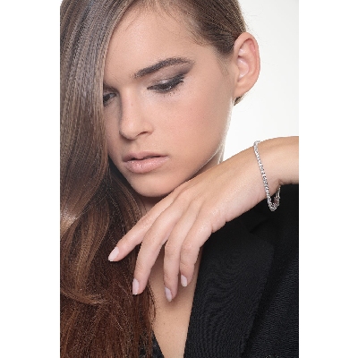 Riviere pulsera con diamantes en oro blanco 18 kilates 3 mm.