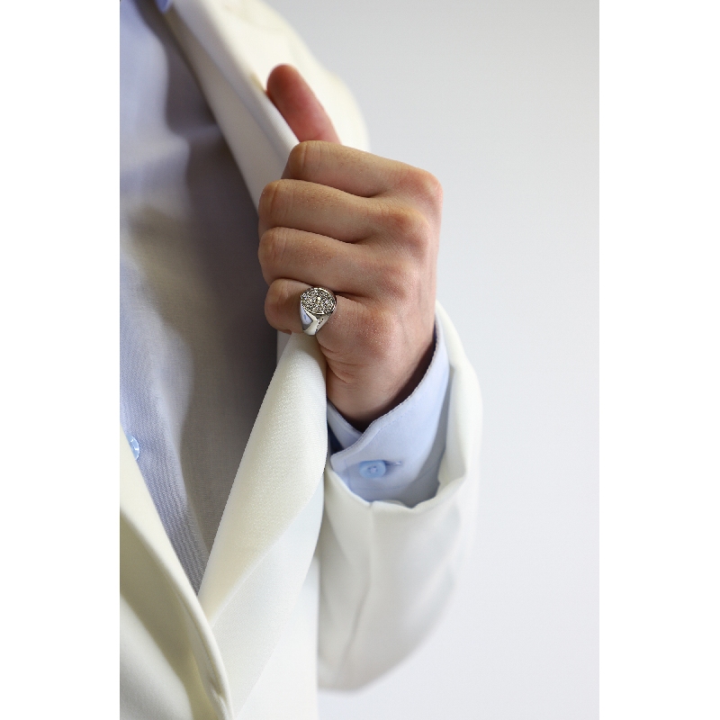 Anillo de sello con pavé de diamantes 