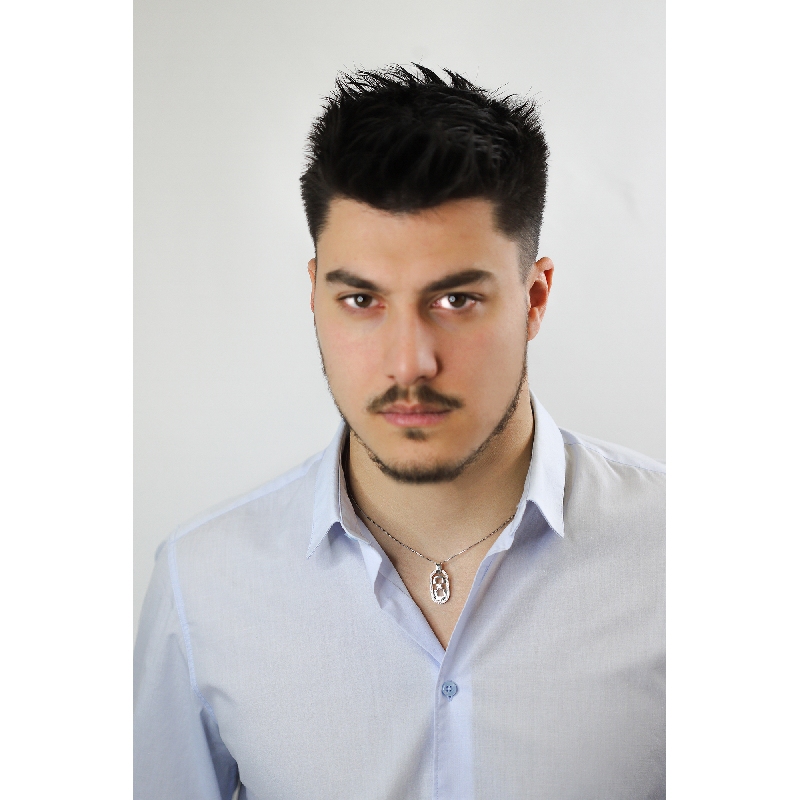 Collar cruz oro blanco hombre con diamantes