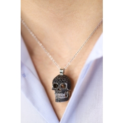 Collar de oro blanco 18 quilates con colgante calavera con diamantes negros y blancos 2