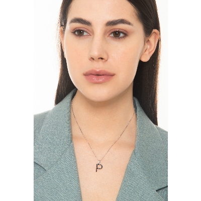 Colgante con initial P oro blanco y diamantes negros