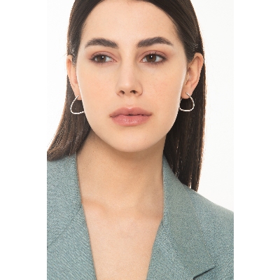 Pendientes en oro blanco de 18k engastados con diamantes