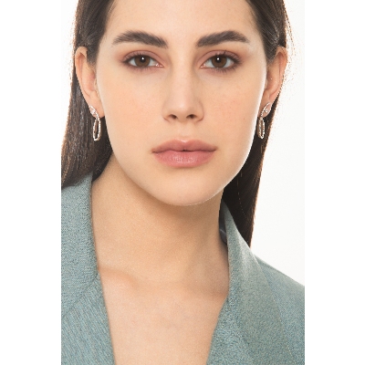 Pendientes ovalados en oro blanco 18k con diamantes