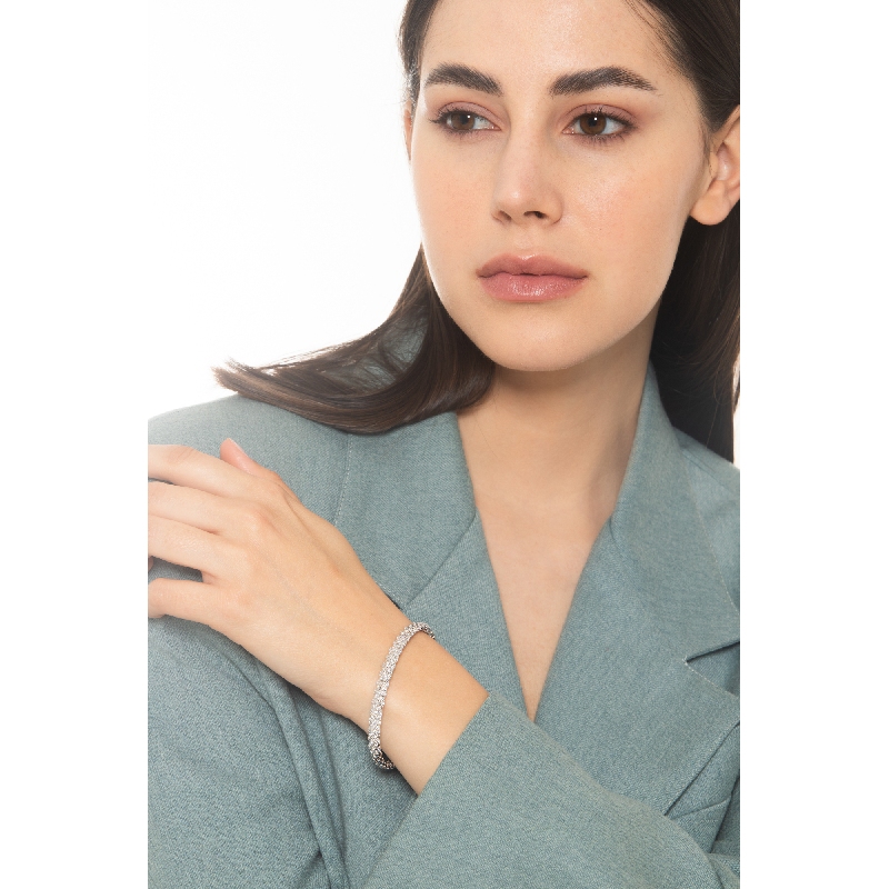 Pulsera rígida en oro blanco de 18k con diamantes Pulsera rígida en oro blanco de 18k con diamantes