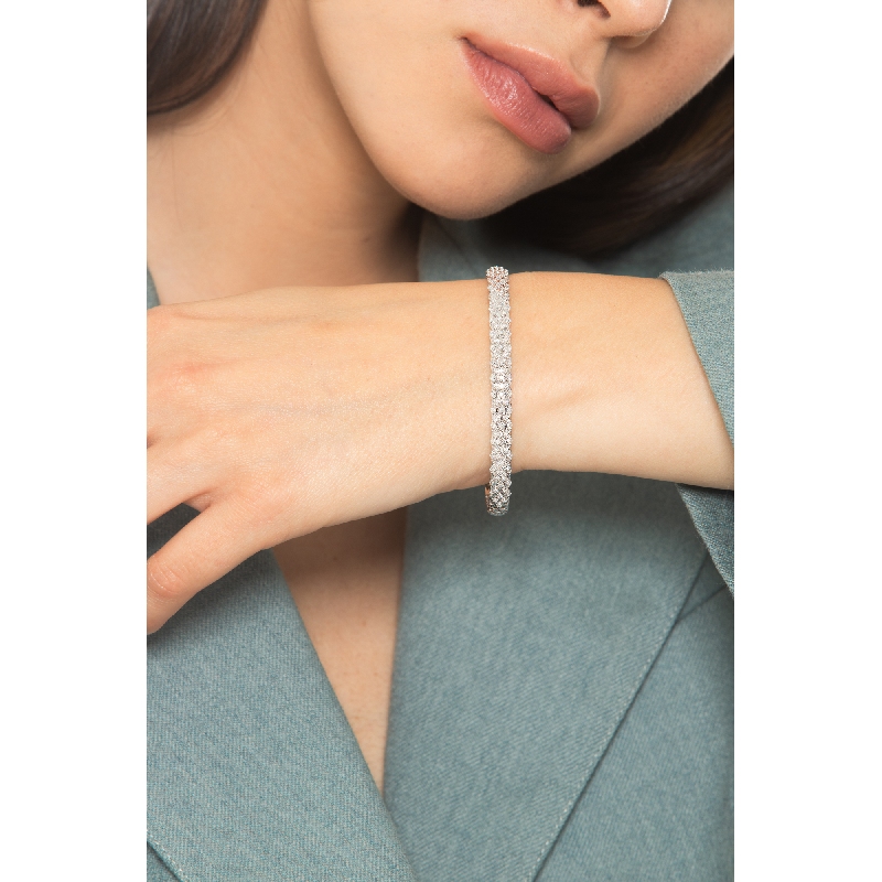 Pulsera rígida en oro blanco de 18k con diamantes Pulsera rígida en oro blanco de 18k con diamantes