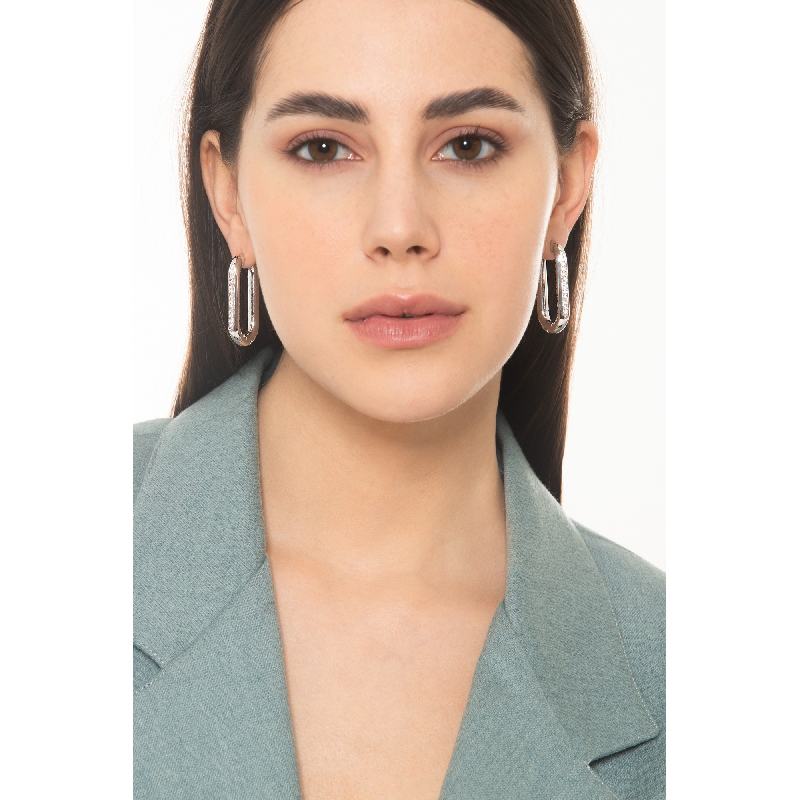 Pendientes en oro blanco de 18k con diamantes  Pendientes en oro blanco de 18k con diamantes