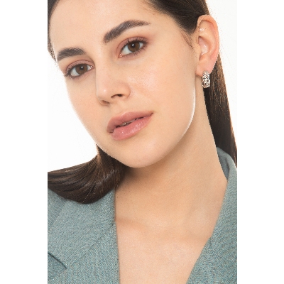 Pendientes aro de diseño en oro blanco 18k con diamantes