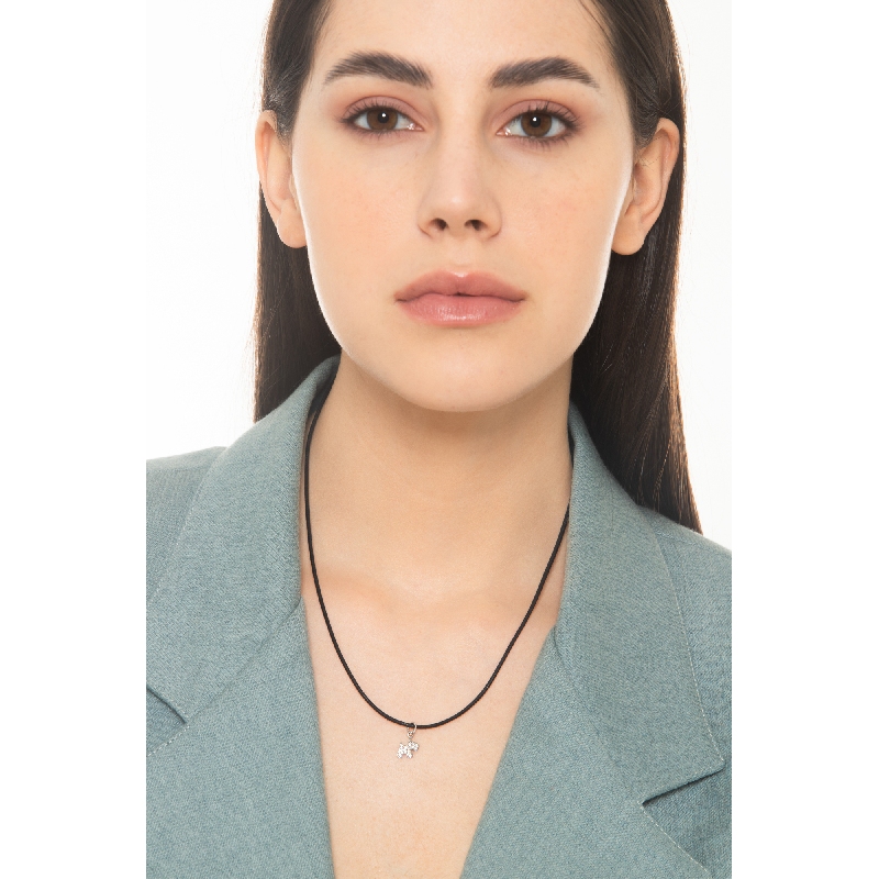 Colgante de perrito en oro blanco de 18k con zircones Colgante de perrito en oro blanco de 18k con zircones