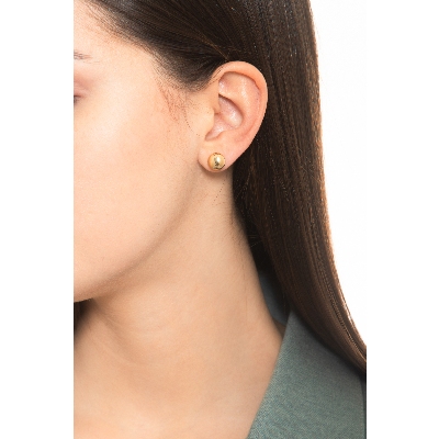 Pequeños pendientes de botón en oro amarillo 18k