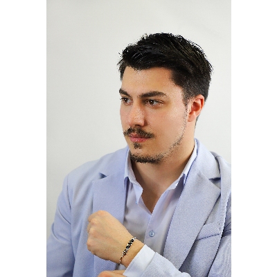 Pulsera de oro blanco de 18 quilates con diamantes negros y blancos