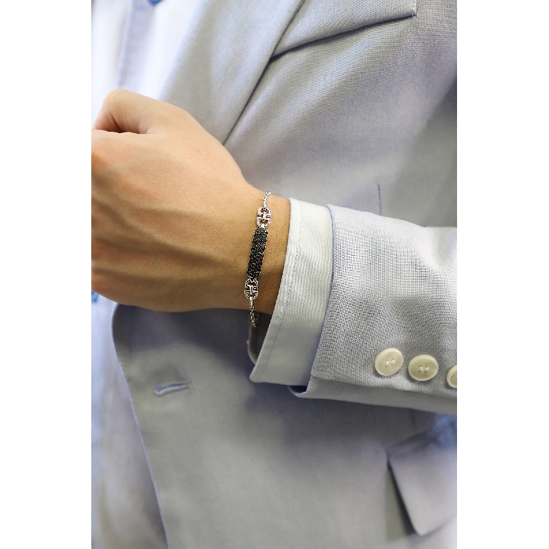 Pulsera de oro blanco de 18 quilates con diamantes negros y blancos