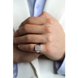 Anillo hombre cuadrado con pavé diamantes y oro blanco de 18 kilates 2
