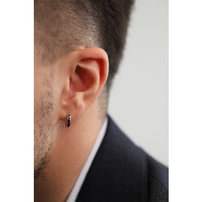 Pendiente suelto aro en oro blanco 18k con diamantes negros