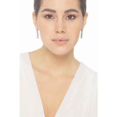 Pendientes en oro blanco de 18k con 5 flores